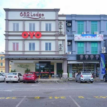 Oyo 89457 682 Lodge Bintulu Exterior photo