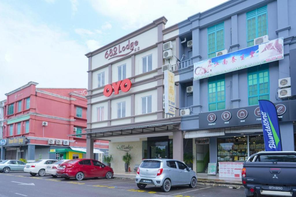 Oyo 89457 682 Lodge Bintulu Exterior photo