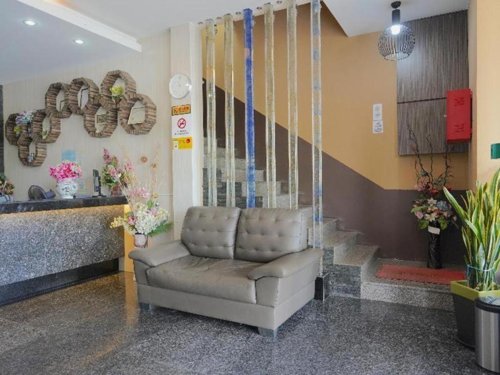 Oyo 89457 682 Lodge Bintulu Exterior photo