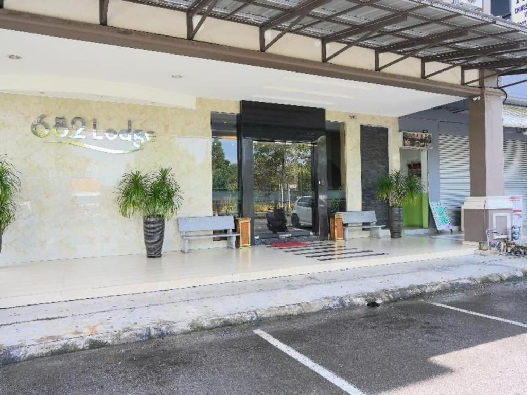 Oyo 89457 682 Lodge Bintulu Exterior photo