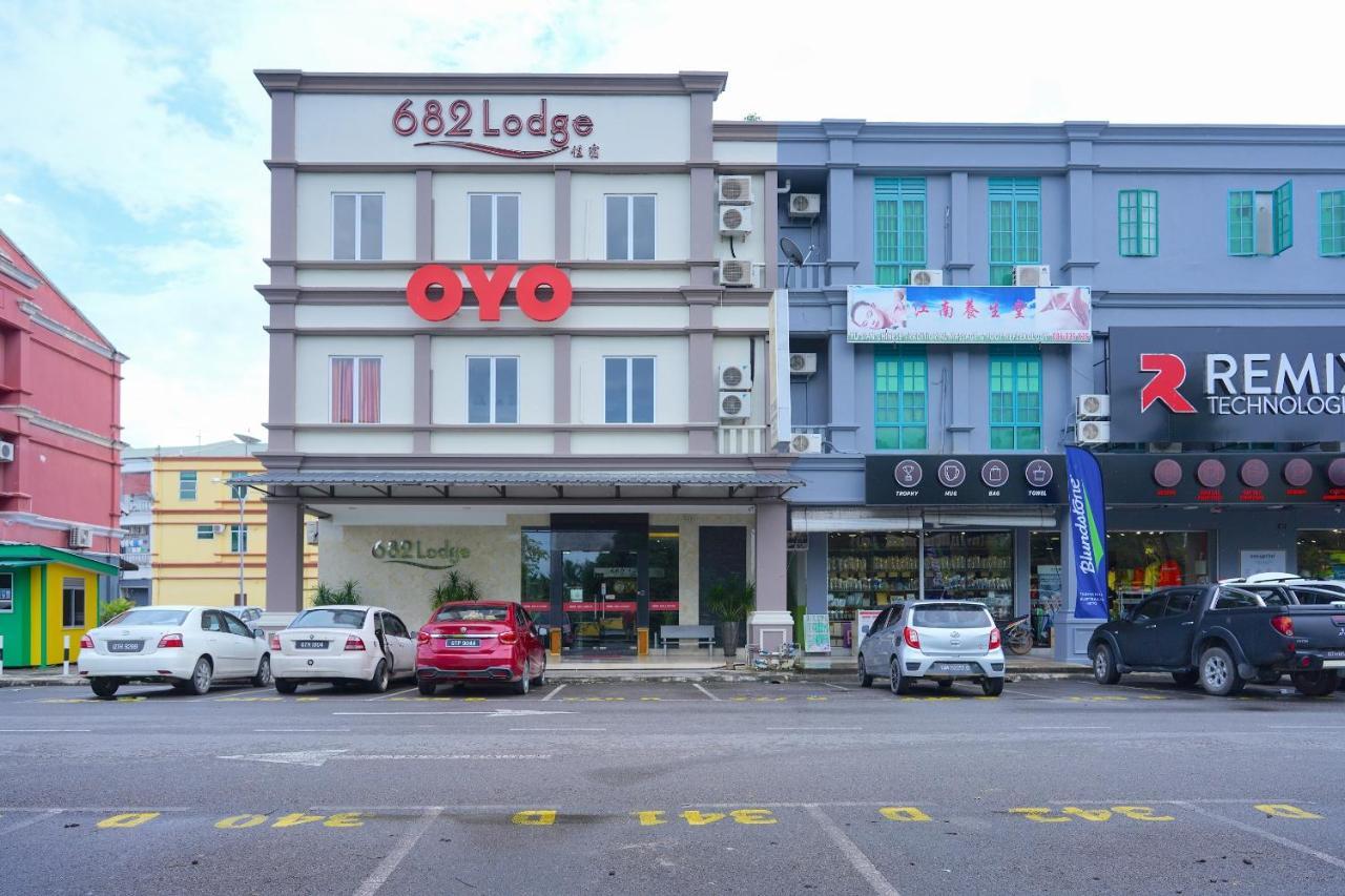 Oyo 89457 682 Lodge Bintulu Exterior photo