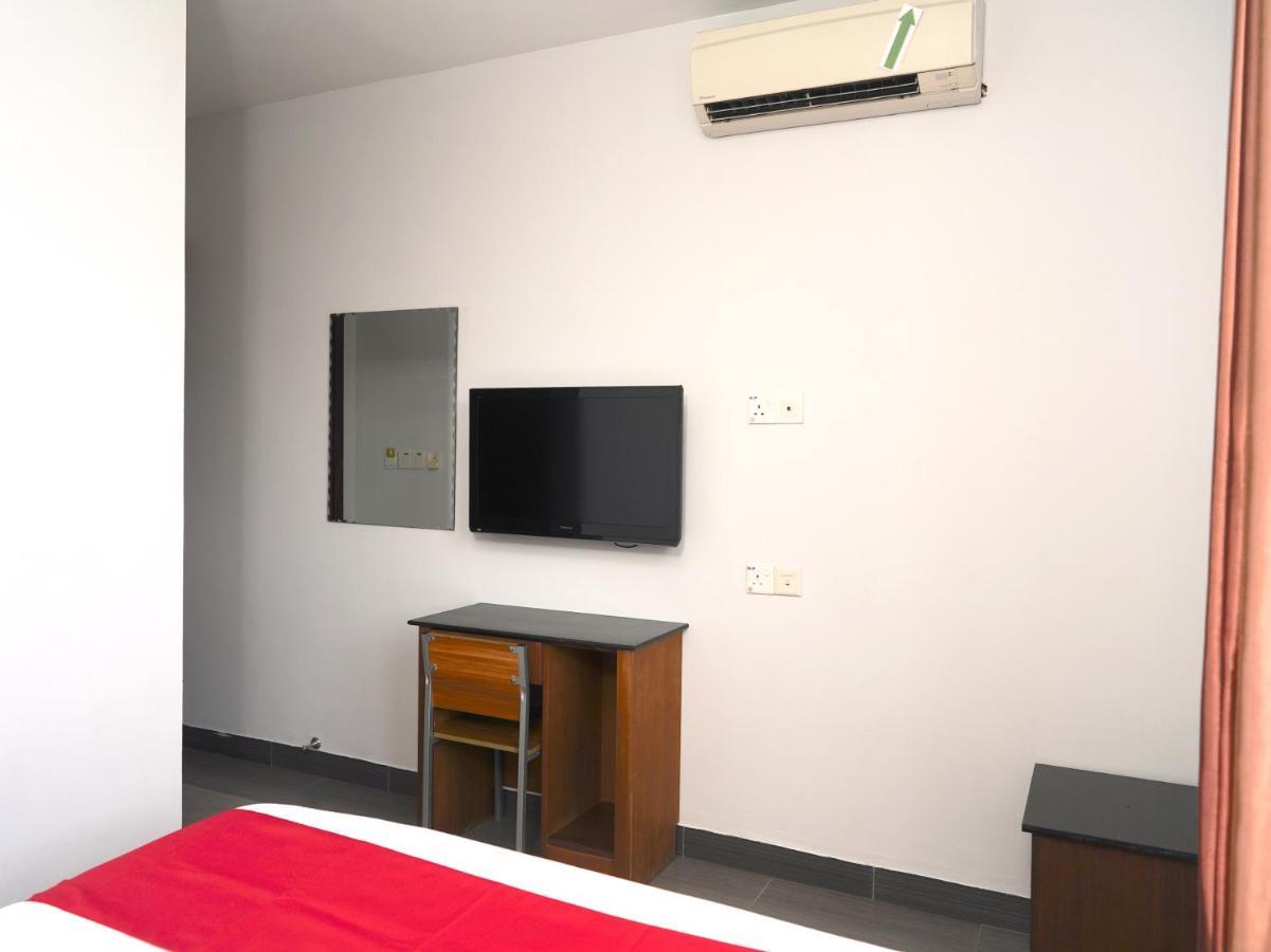 Oyo 89457 682 Lodge Bintulu Exterior photo